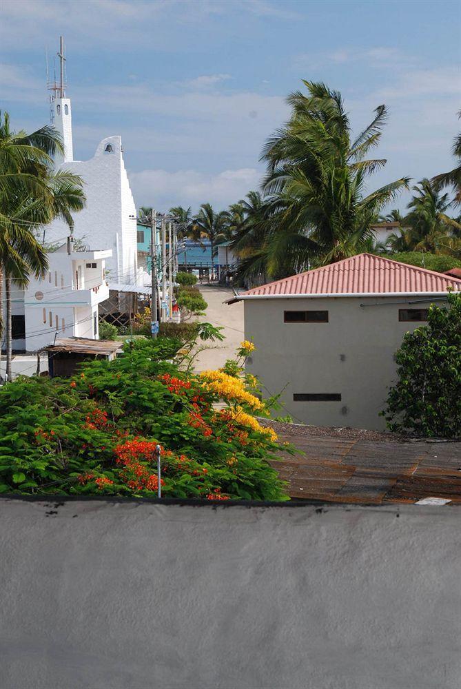 Gran Hostal Tintorera Puerto Villamil Exterior photo